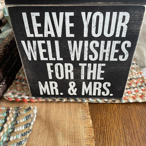 Black and white well wishes cards and box for wedding. Really cute and memorable - Picture 3 of 7